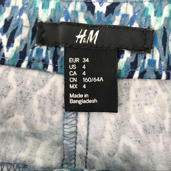 H&M Womens Size 4 Ikat Printed Flat Front Shorts Blue Chino Summer Cotton - Picture 6 of 7